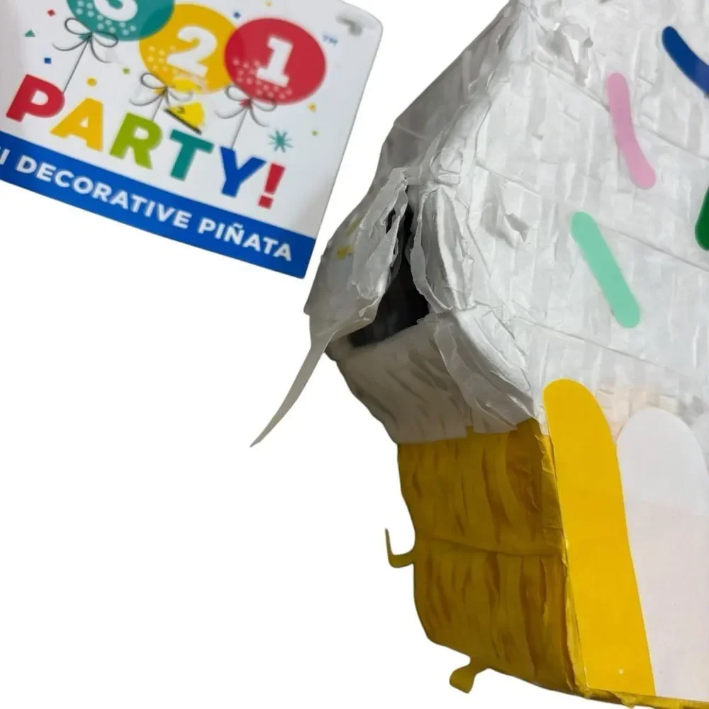 Lot of two Brand New‎ Miniature Cupcake Piñatas Fillable